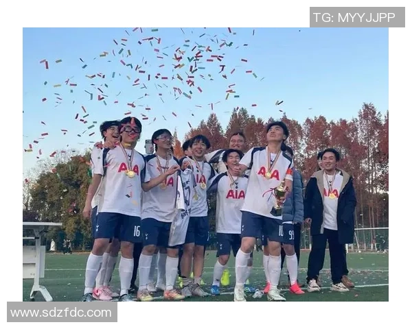 酷游足球带你领略全球足球盛宴尽享激情与荣耀的完美结合